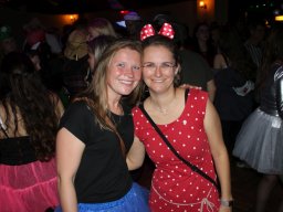085